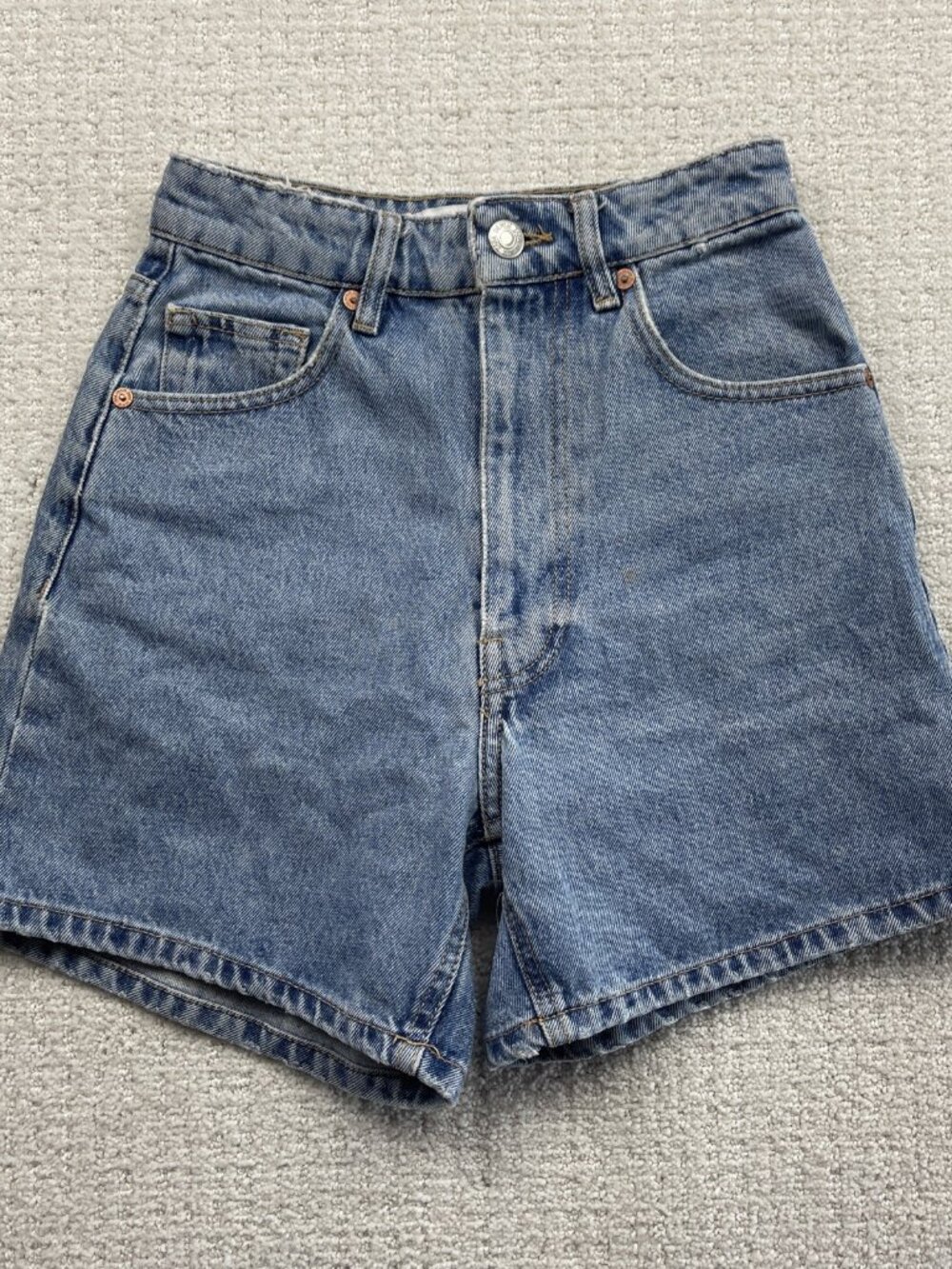 Zara Jean Shorts Womens Size 2 Blue Denim High Waisted Light Wash Zip Fly 90's